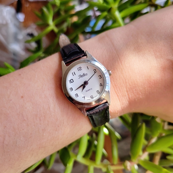 Vintage Reflex Quartz Watch - Picture 5 of 9